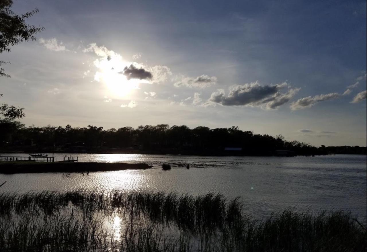 Axtons Bass City Lake Front Resort Emory Ngoại thất bức ảnh