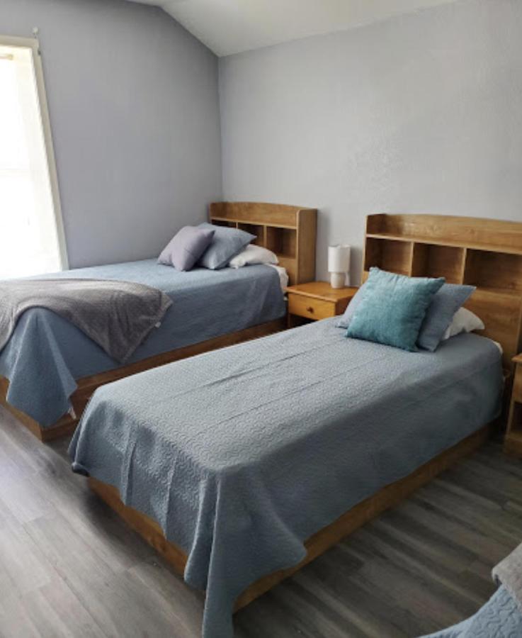 Axtons Bass City Lake Front Resort Emory Ngoại thất bức ảnh