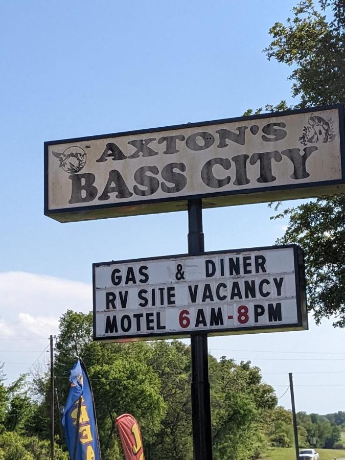 Axtons Bass City Lake Front Resort Emory Ngoại thất bức ảnh